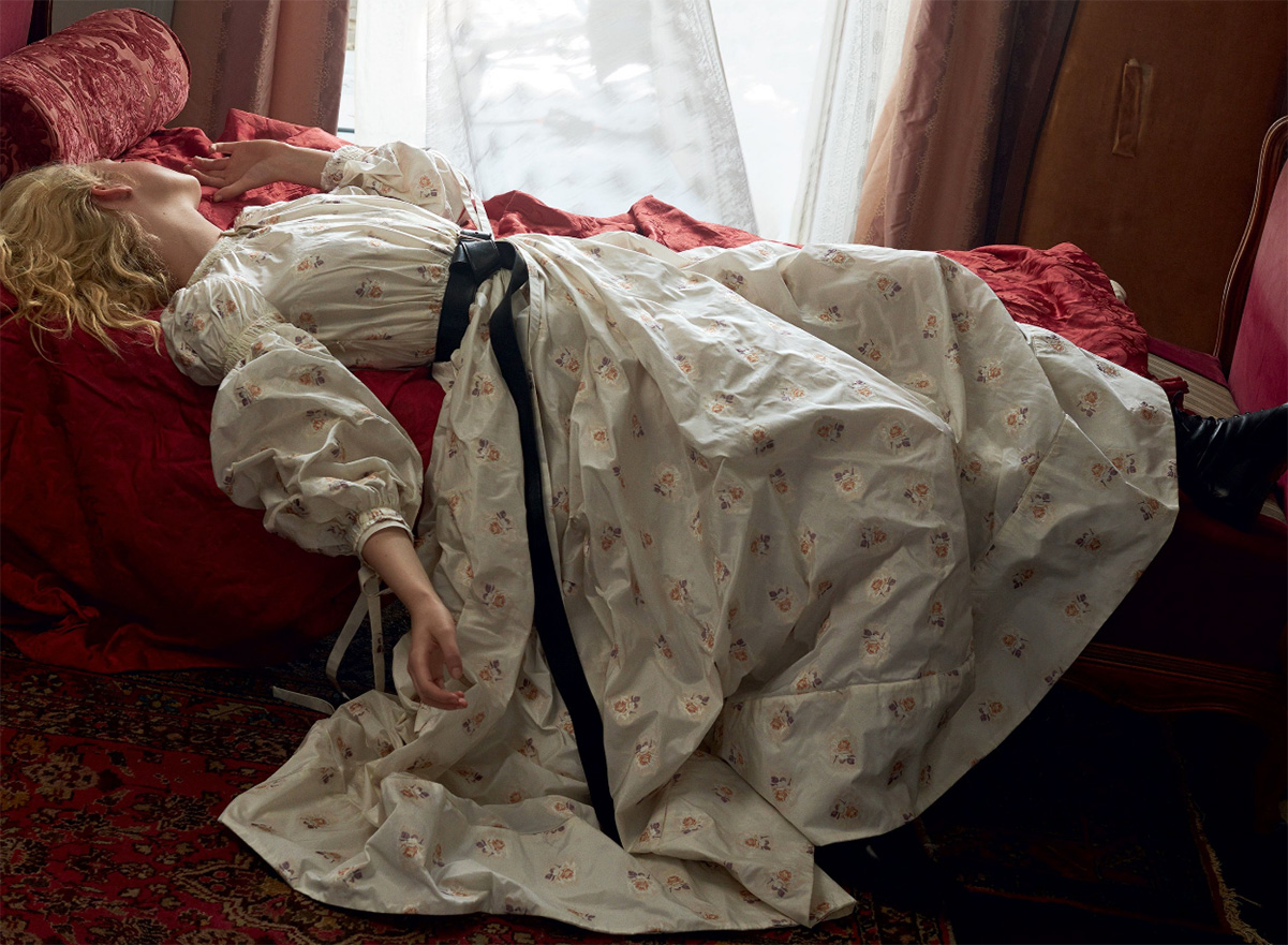 ventil Inspirere Fremskridt Annie Leibovitz Shoots Elle Fanning for Vogue - Select 5 | The Beguiled  Movie | Focus Features